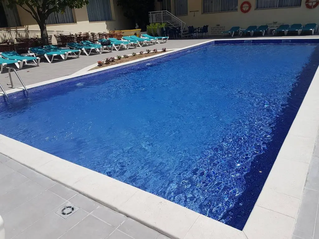 Reforma-de-piscina-Hotel-checkin-pineda-de-mar-JPC-Manteniments